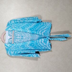 01502 Chico's turquoise & white linen and cotton v-neck tied waist cardigan 1 M